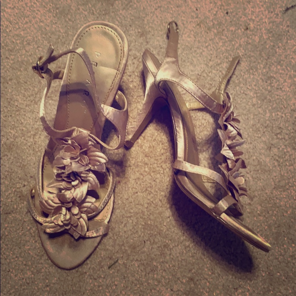 Nude heel